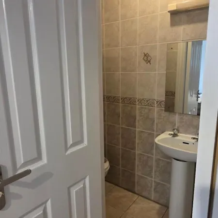 King With Ensuite Bathroom
